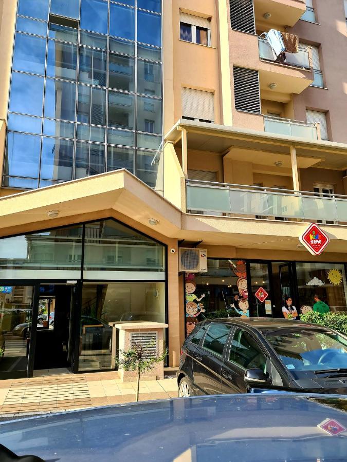 Apartman Bogdan 2 Lägenhet Podgorica Exteriör bild